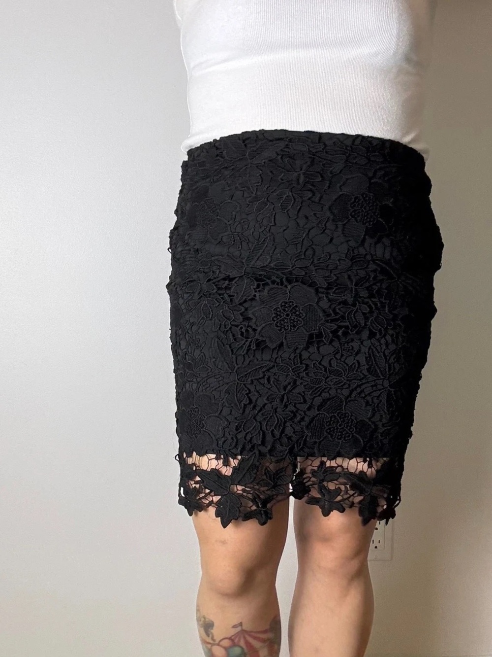 Forever 21+ Women’s Plus Embroidered Lace Pencil Skirt XL Lined Elastic Waist